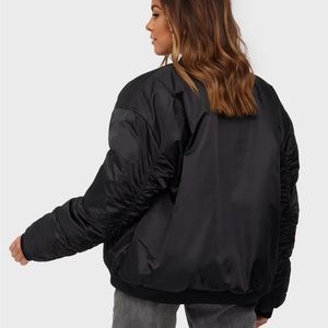 NWT - Missguided - Black Oversized Bomber - Size US 6